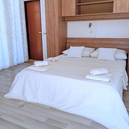 Guesthouse Cecilia Malinska Εξωτερικό φωτογραφία