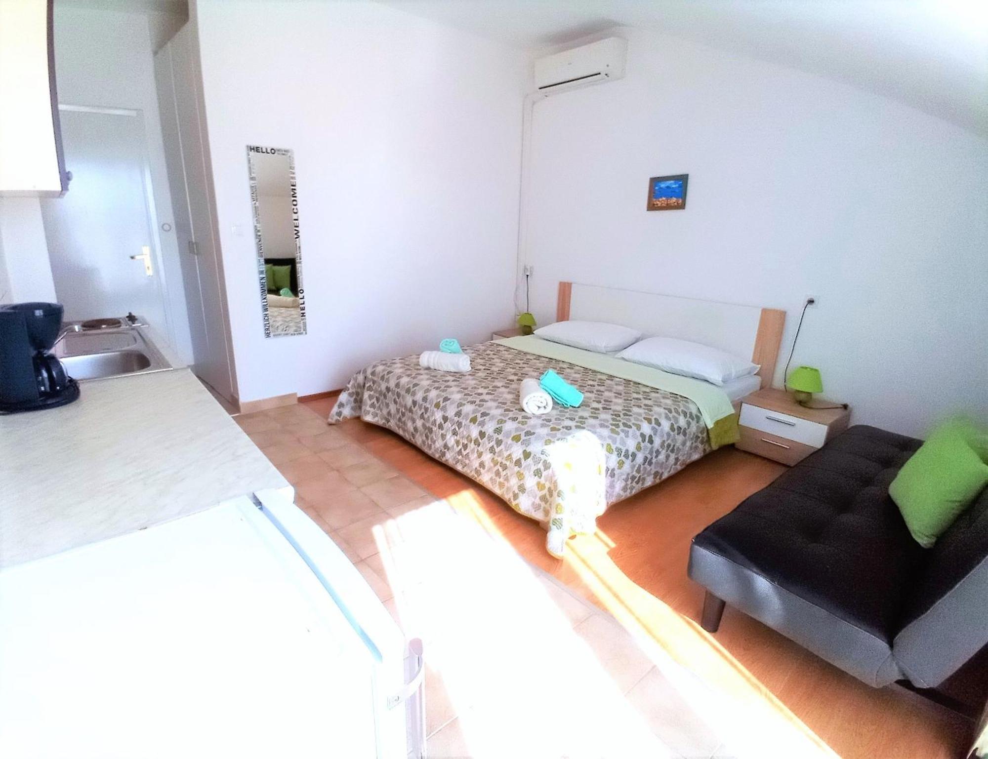 Guesthouse Cecilia Malinska Εξωτερικό φωτογραφία