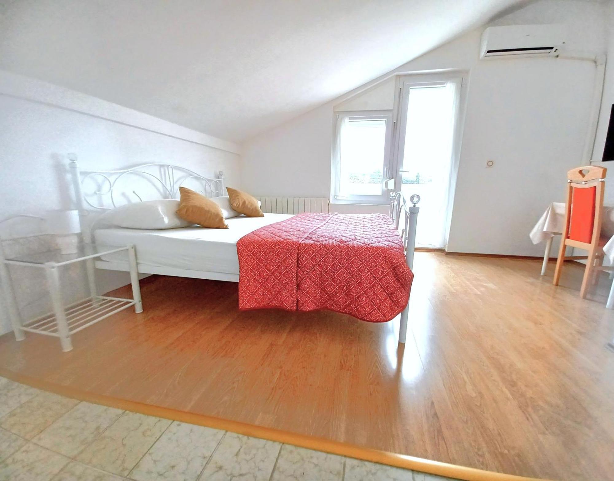Guesthouse Cecilia Malinska Εξωτερικό φωτογραφία